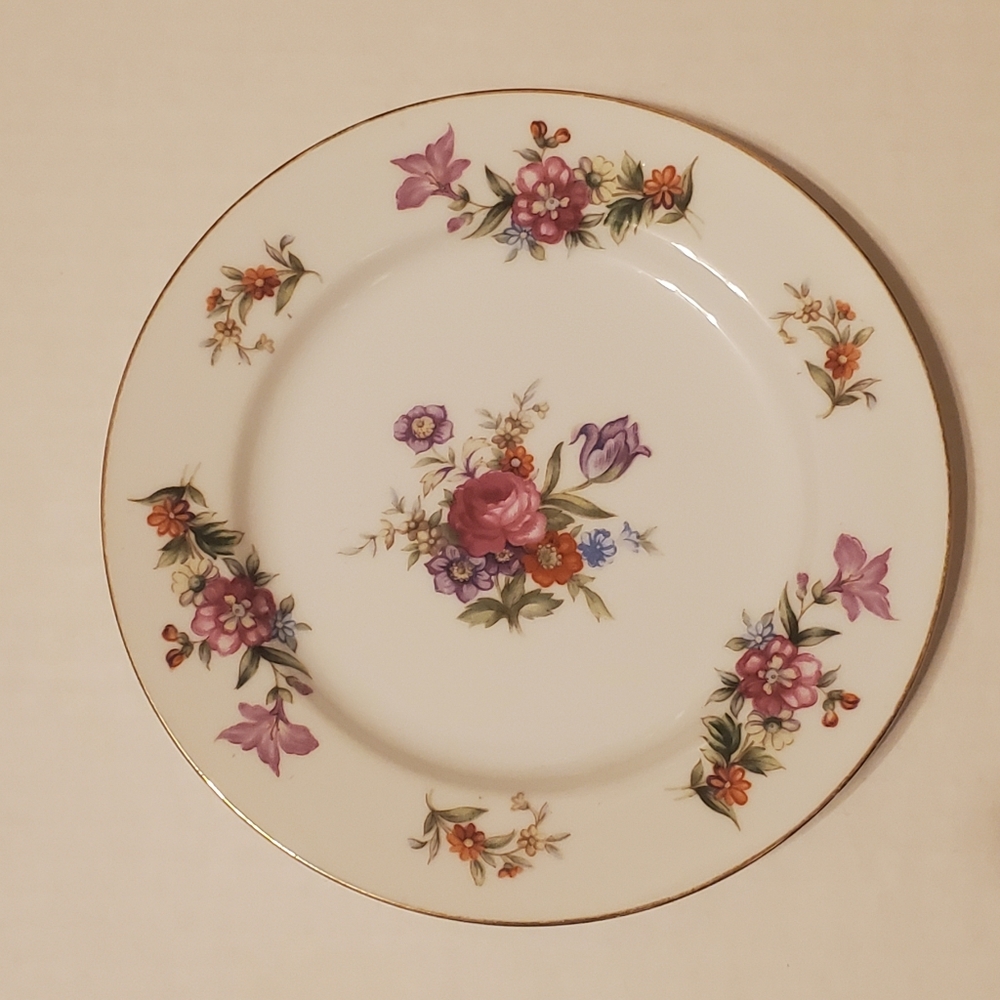 Harmony House Dresdania Plates - Picture 11 of 16